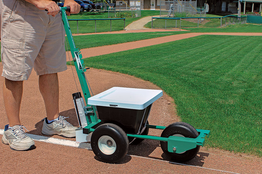 Streamliner 353 chalker with aerosol attachment
